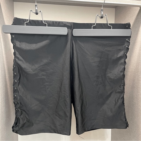 ❣️5/$25 NWT Forever 21+ Bike Shorts 3X - Picture 1 of 4